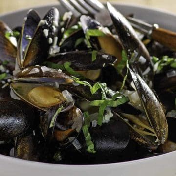 Mussels in white wine sauce
