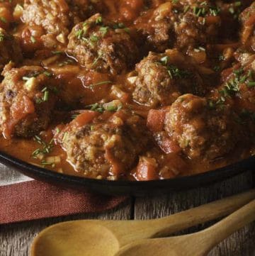 Albóndigas are Spanish style meatballs are perfect as an appetizer, or for dinner.