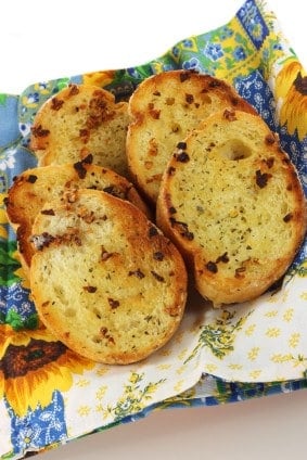 Brennen's garlic bread