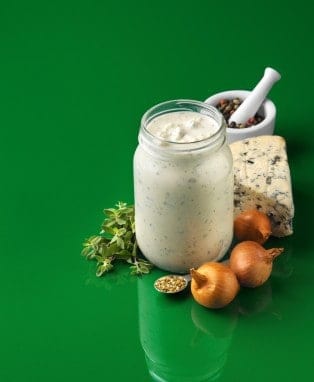 Blue cheese salad dressing