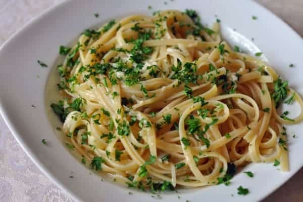 Spaghetti Warehouse Spaghetti with Garlic Butter Recipe