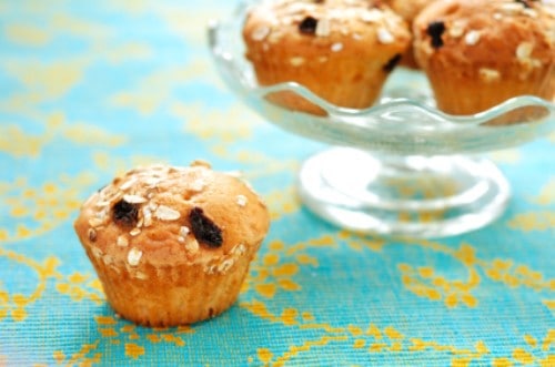 oatmeal and raisin muffins