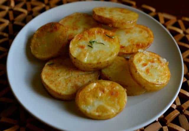 fried potatoes with garlic and rosemary