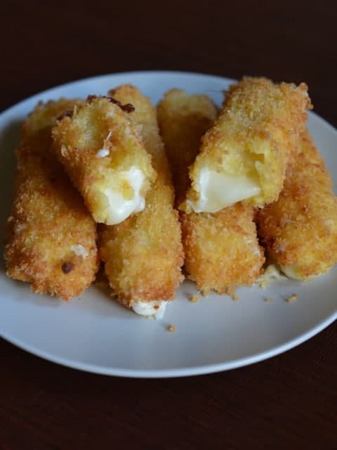 smoked mozzarella cheese sticks