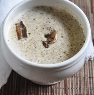 Make your own Longhorn Steakhouse Mushroom Truffle Bisque at home.