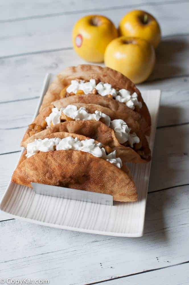 https://copykat.com/wp-content/uploads/2015/02/apple-pie-tacos.jpg