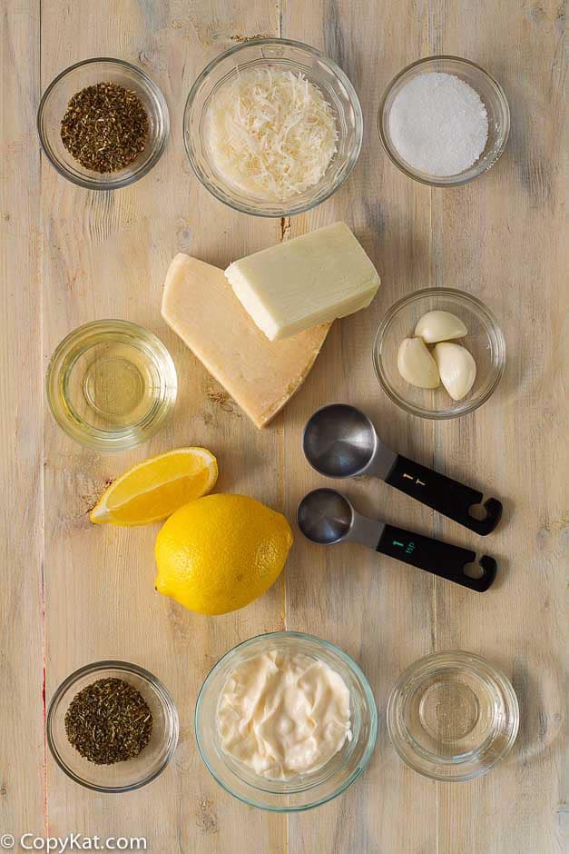 ingredients to make homemade copycat olive garden dressing