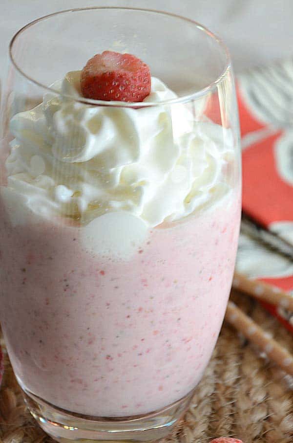 strawberries and cream frappuccino