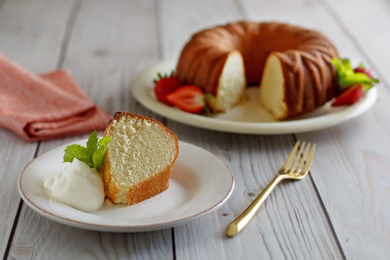 Rumppe Roasts and Other Family Recipes: Scandinavian Almond Cake