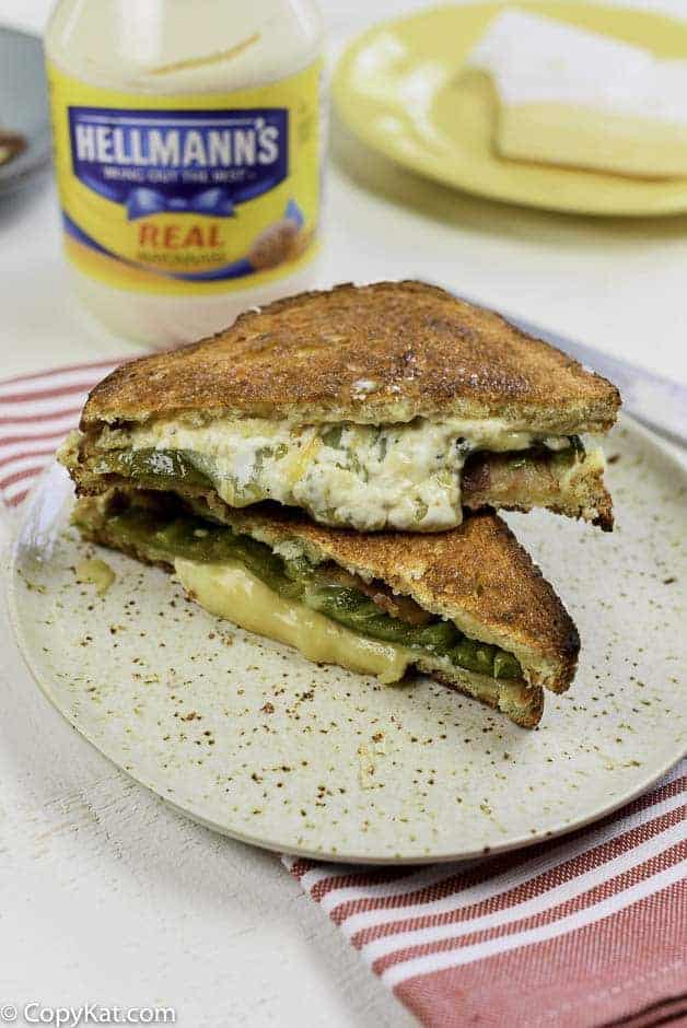 Enjoy this jalapeno popper grilled cheese sandwich you bake in the oven. 