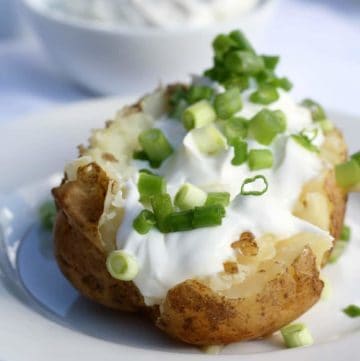 Make baked potatoes in a slow cooker, it's so easy to do.