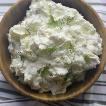 Enjoy Soren's Dill Potato and sour cream salad with this recipe.
