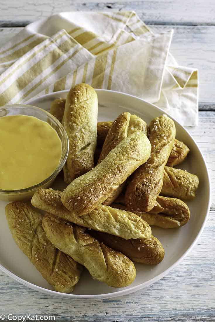 copycat tgi friday’s pretzel sticks and beer cheese dip