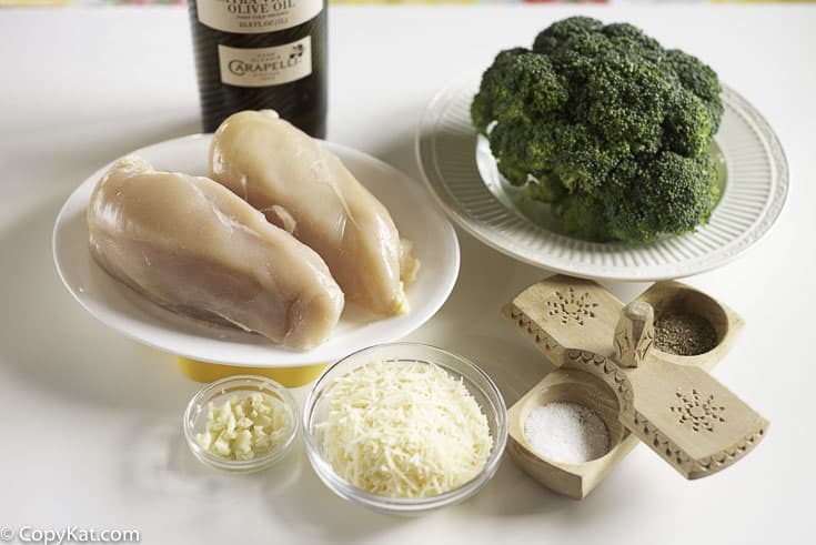 Ingredients to make garlic chicken and broccoli 