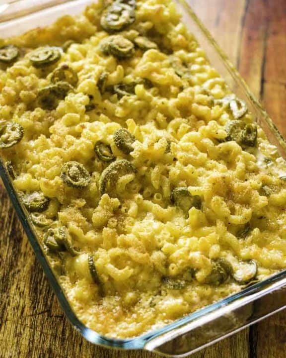 Baked macaroni and cheese with pickled jalapeno peppers