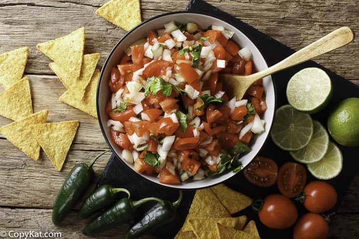 fresh pico de gallo, and chips