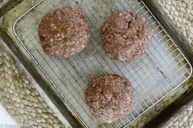 beef burger patties with seasoning