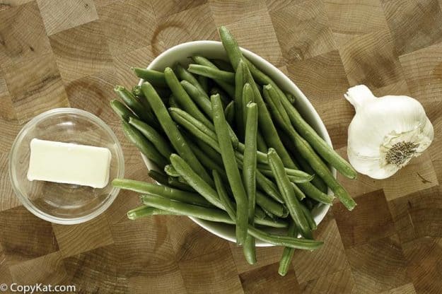 fresh green beans, garlic, butter