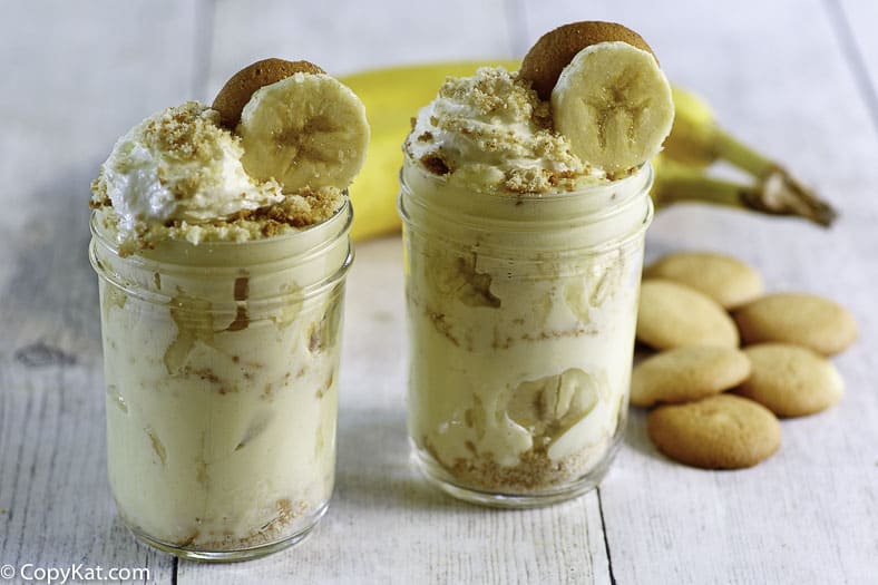 two servings of copycat cracker barrel banana pudding