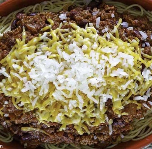 https://copykat.com/wp-content/uploads/2019/11/homemade-copycat-steak-and-shake-five-way-chili-500x490.jpg