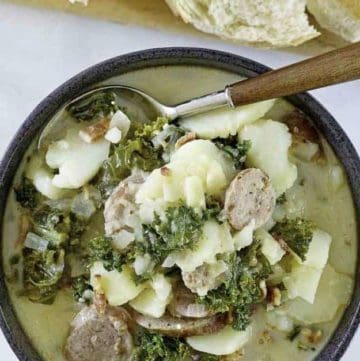a bowl of zuppa toscano