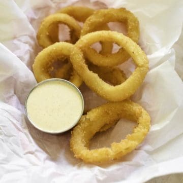 Onion Rings with zesty Onion Ring Sauce