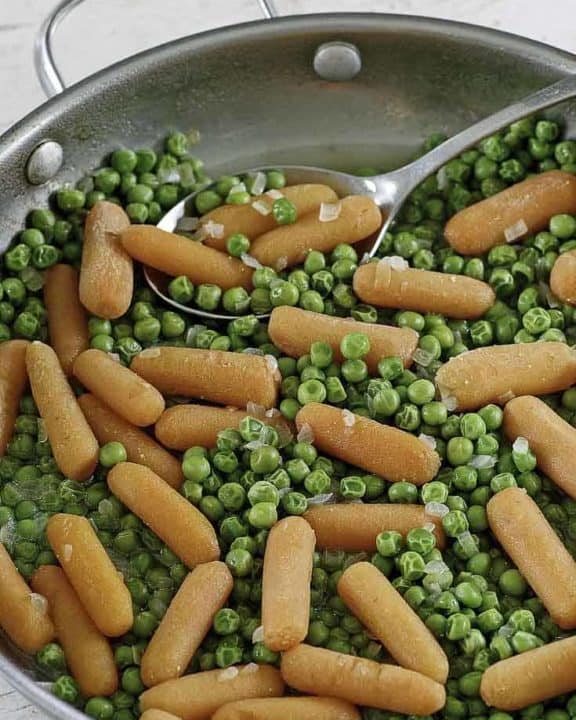 a pan of peas and carrots