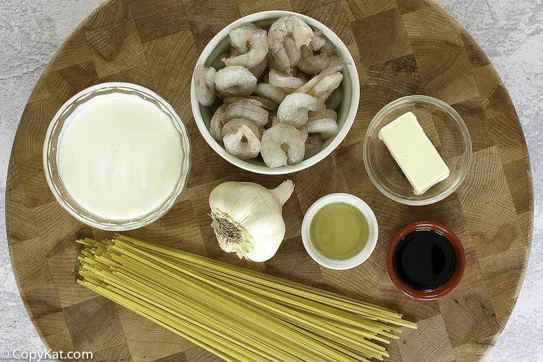 shrimp, garlic, cream, and pasta