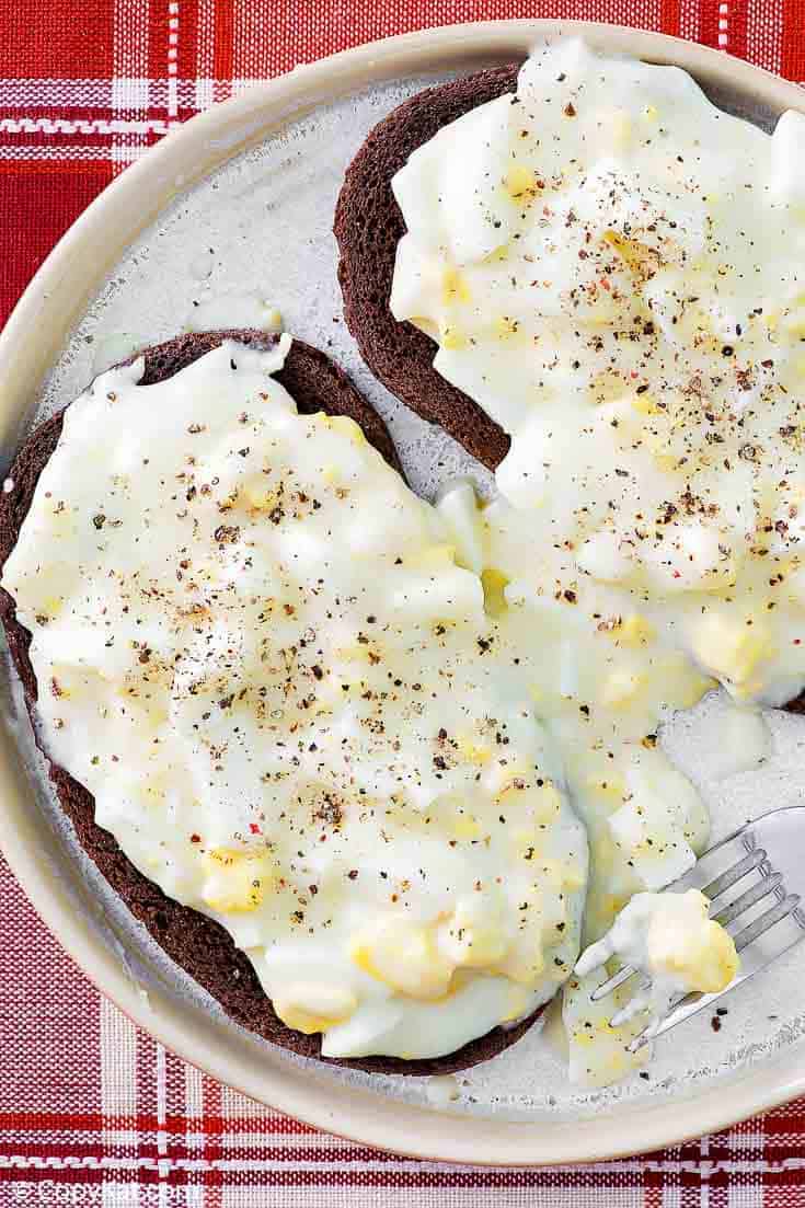 creamed eggs on toast breakfast