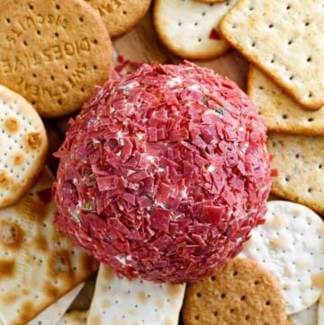 Dried beef cheeseball and assorted crackers