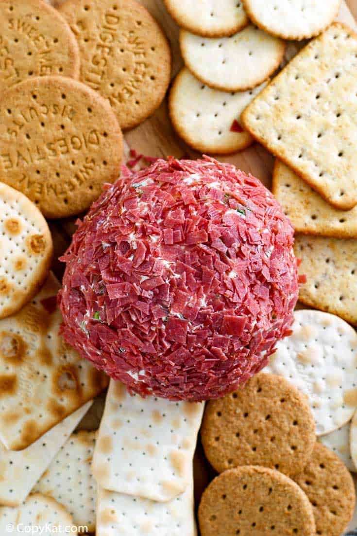 Dried beef cheeseball and assorted crackers