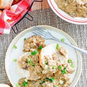 sausage gravy and biscuits