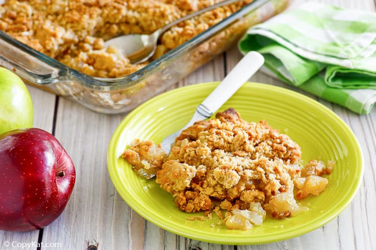 apple crisp and a fork on a plate