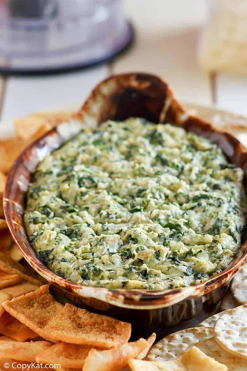 homemade Houston's Artichoke Spinach Dip and crackers