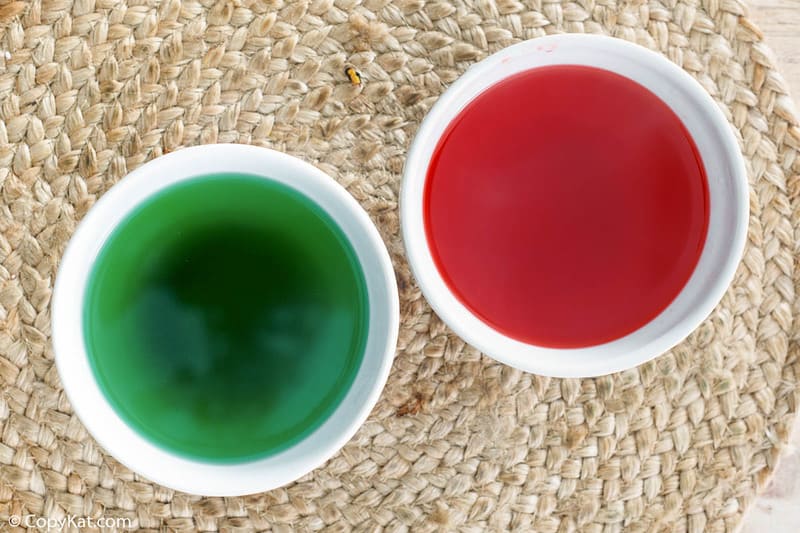 gelatina verde y roja