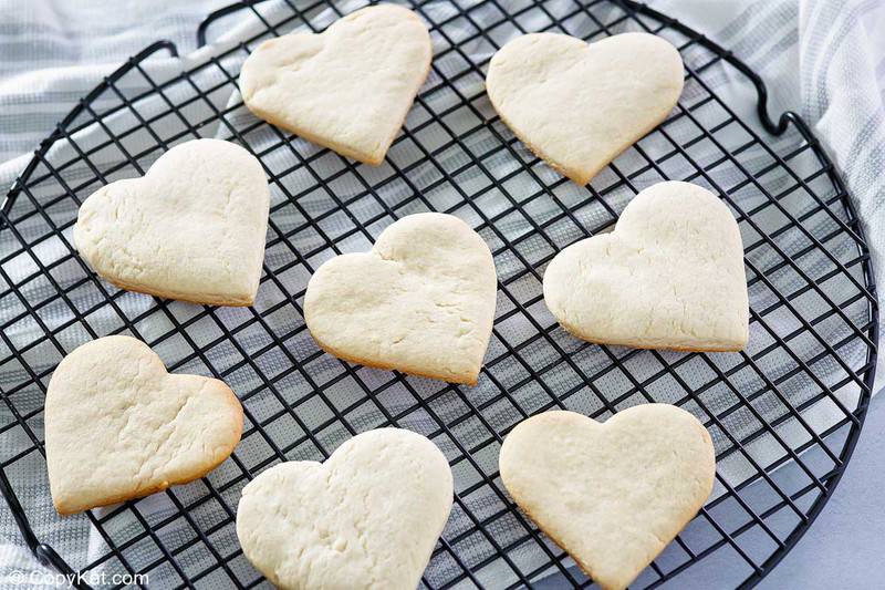 eight cake mix cookies on a cooling rack