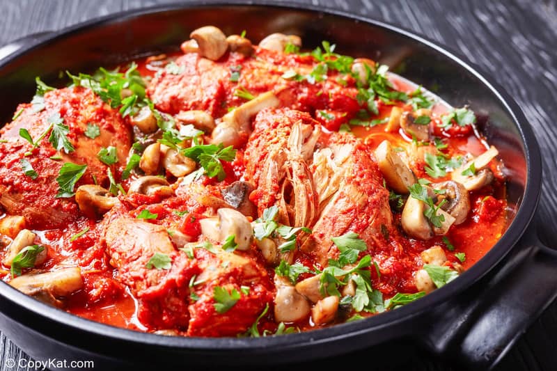 chicken cacciatore in a pan