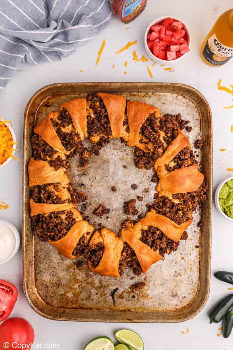 Easy Taco Ring with Crescent Rolls - CopyKat Recipes