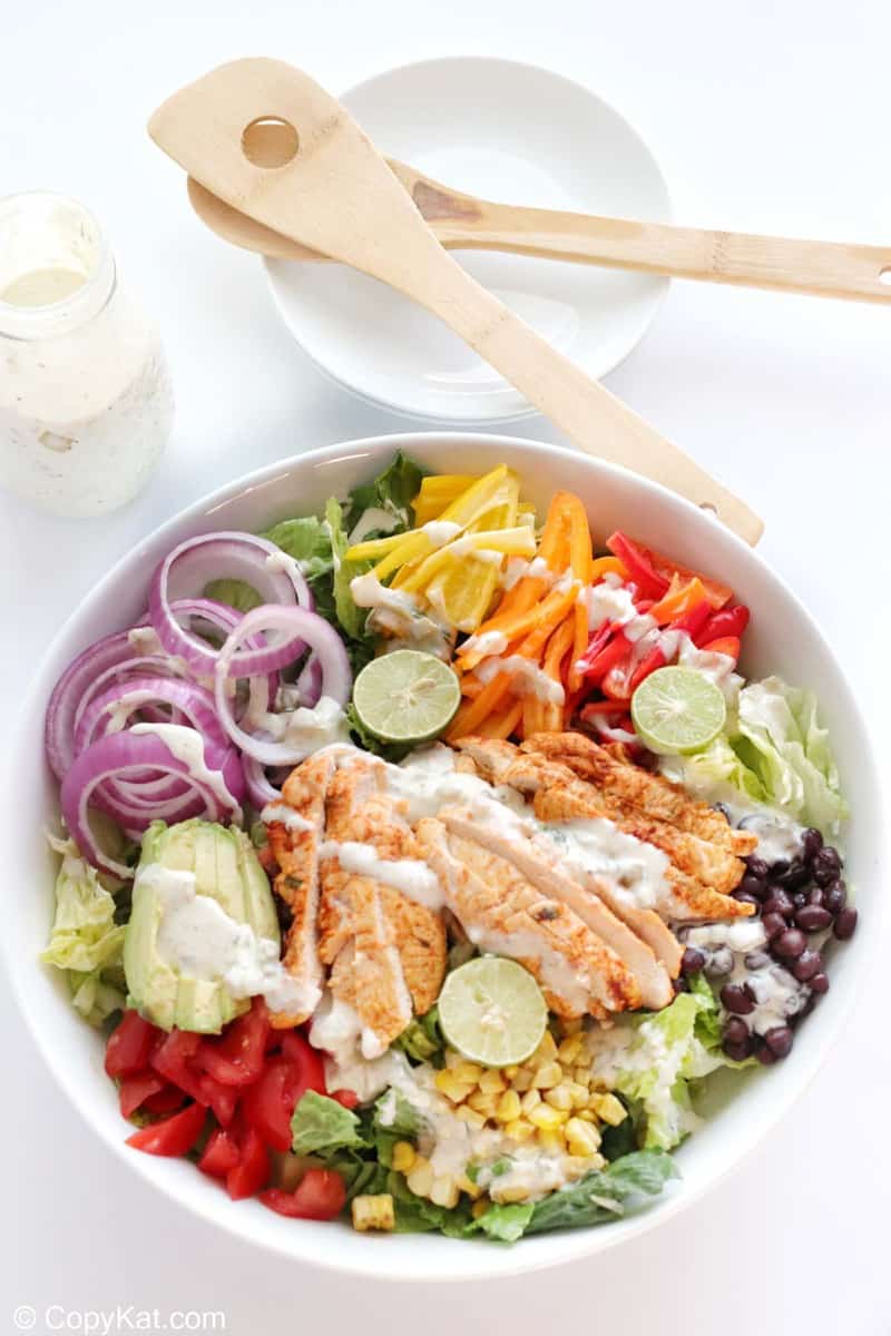 Chicken Fajita Salad with Salsa Verde Dressing - CopyKat Recipes