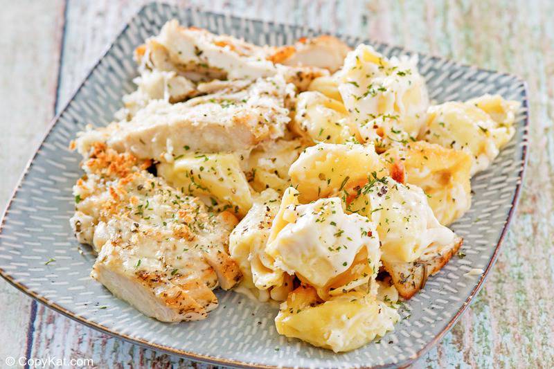 https://copykat.com/wp-content/uploads/2021/03/Olive-Garden-Asiago-Tortelloni-Alfredo-with-Grilled-Chicken-Photo-1.jpg