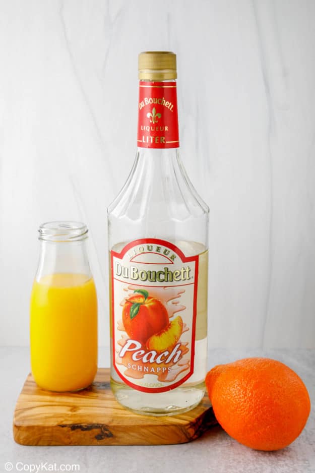 Hairy Navel Cocktail Recipe - Mixed Drink with Peach Schnapps, Vodka and  Orange Juice