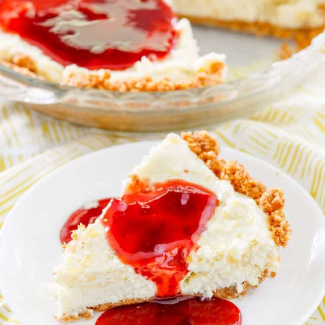 Pappadeaux Key Lime Pie with Raspberry Sauce - CopyKat Recipes