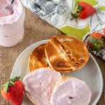 strawberry cream cheese and toasted bagels