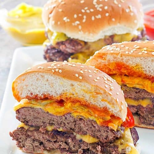 https://copykat.com/wp-content/uploads/2021/05/Burger-King-Double-Cheeseburger-Pin-3-500x500.jpg