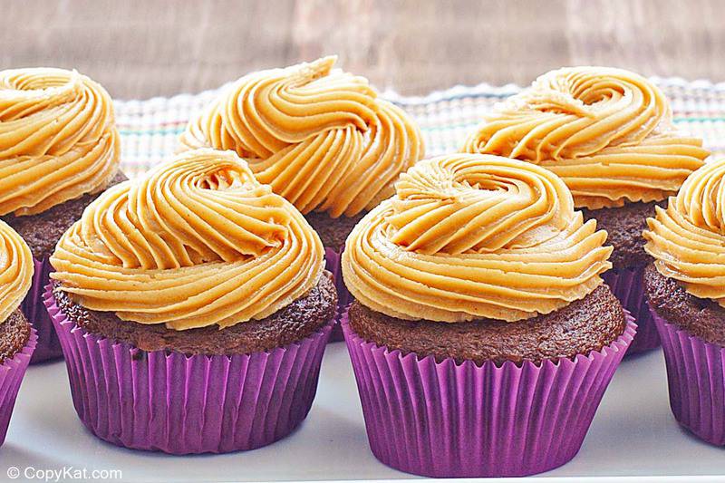 peanut butter frosting on cupcakes