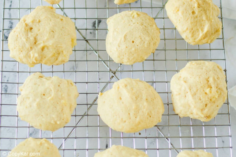 baked pineapple cookies cooling on a wire rack