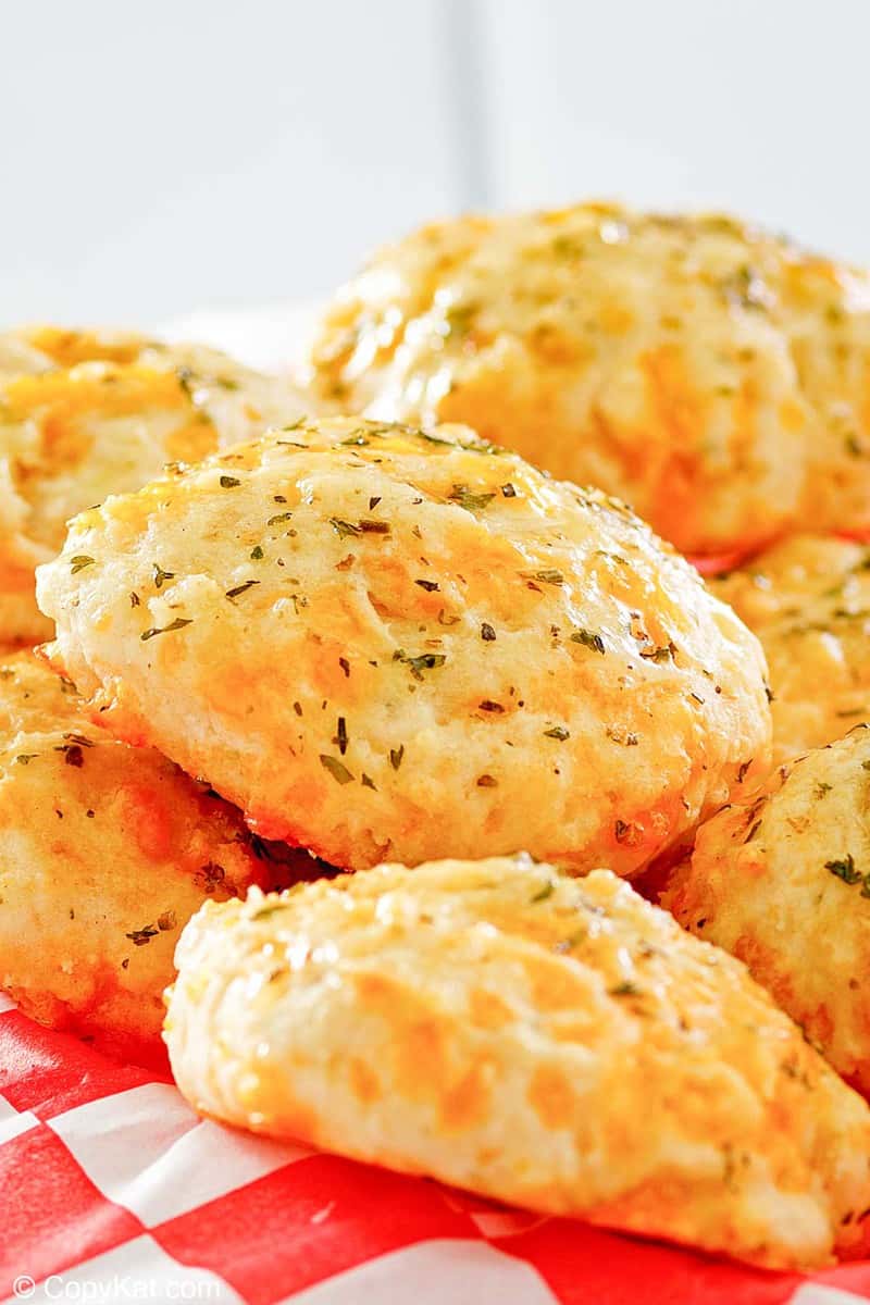 homemade Red Lobster Cheddar Bay Biscuits in a basket