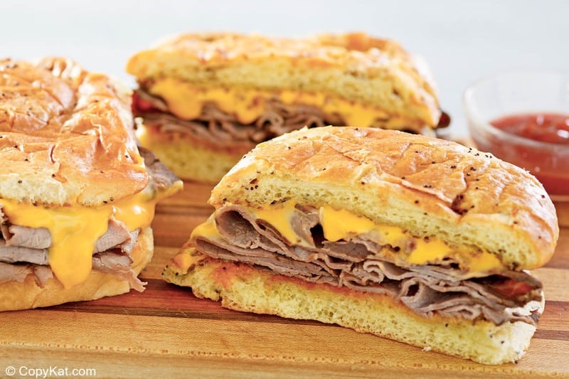 What Comes On Arby’S Beef And Cheddar?
