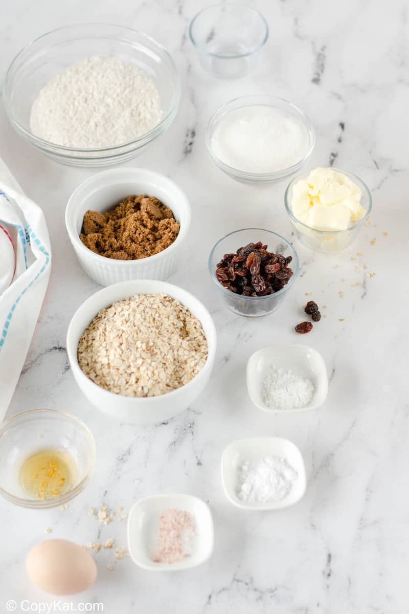 oatmeal raisin cookies ingredients.