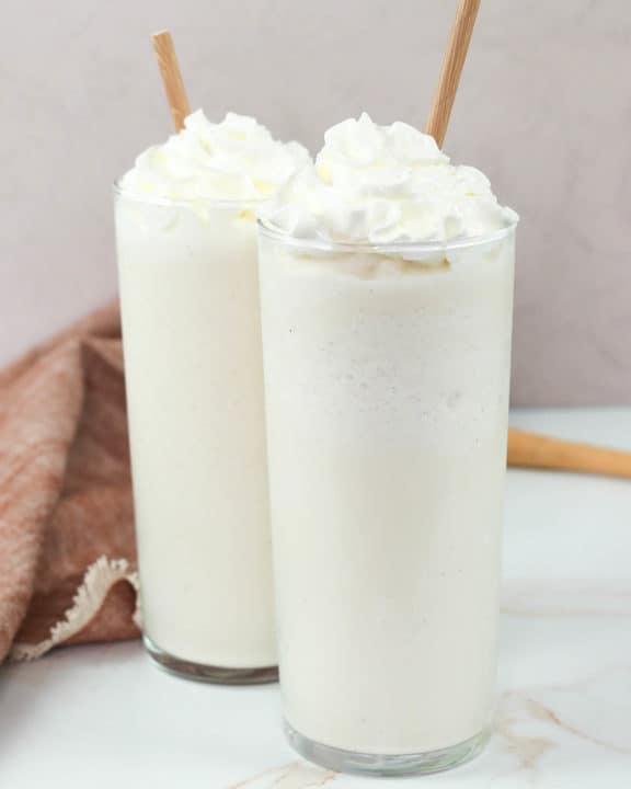 homemade Starbucks vanilla bean frappuccino drinks.
